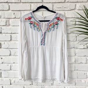 💥Sale! C. Floral Embroidered White Peasant Top